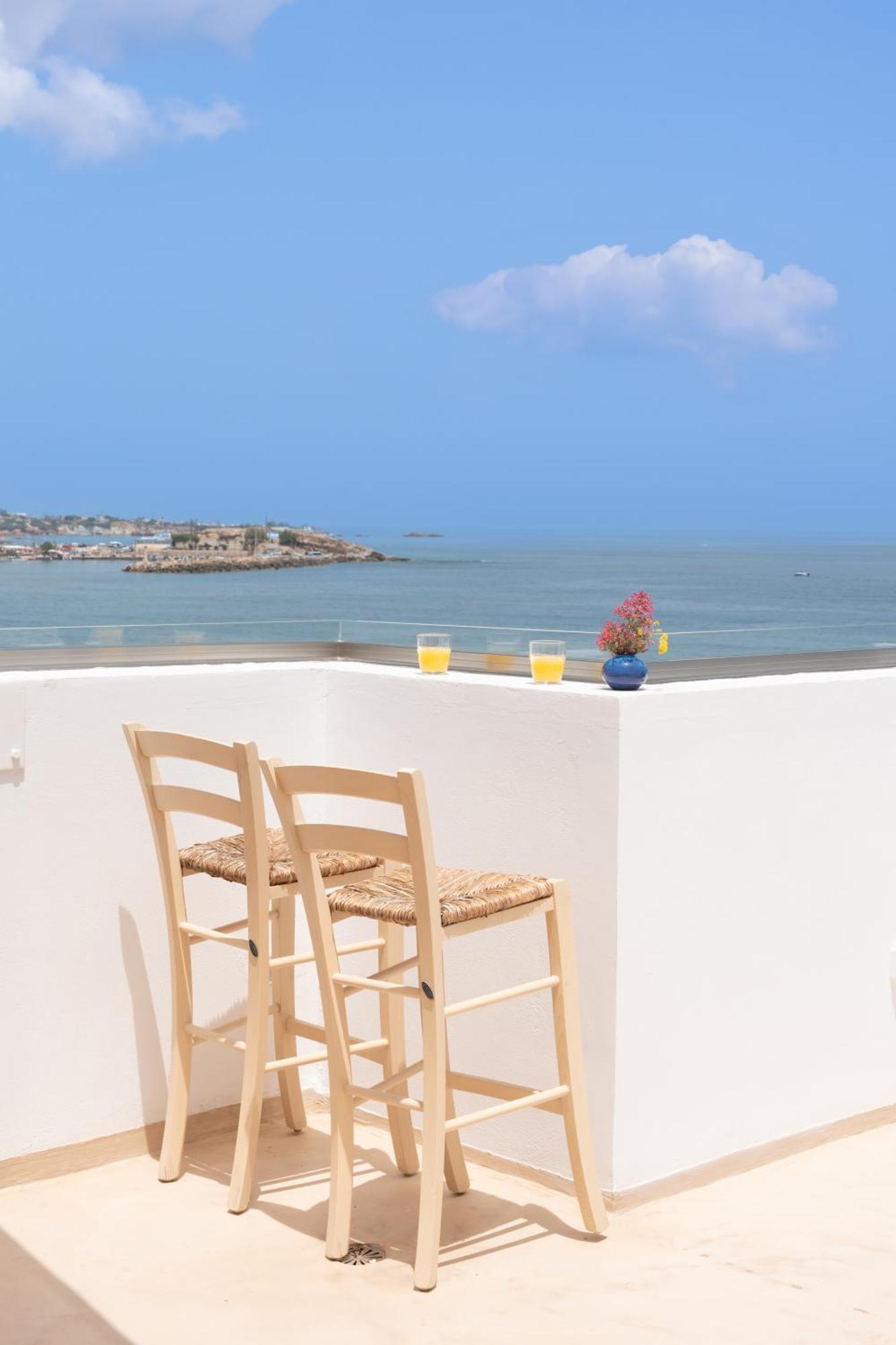 Sea Breeze Hotel 3*